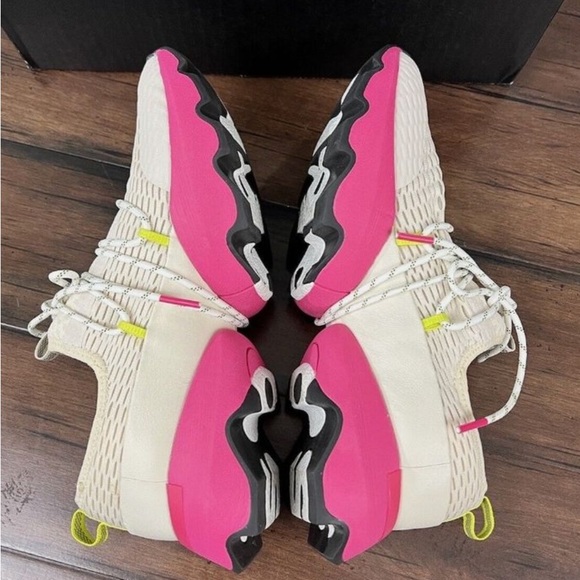 Sorel Sneakers - Picture 2 of 4